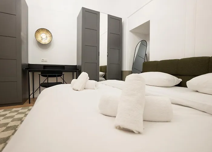Spacious 3br Escape With Sauna And Billiard *