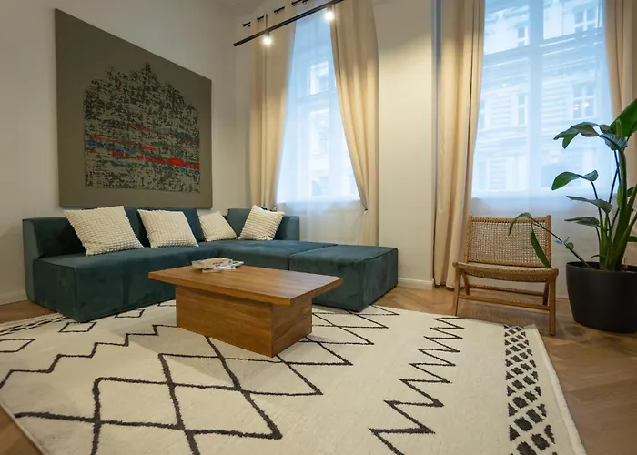 Spacious 3br Escape With Sauna And Billiard